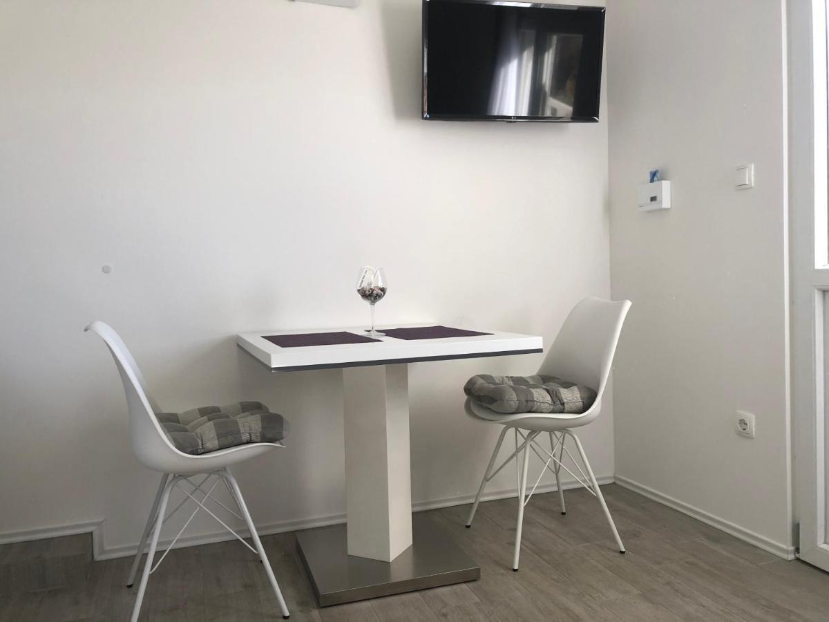 Apartmani Milka I Jozo Omis Ngoại thất bức ảnh