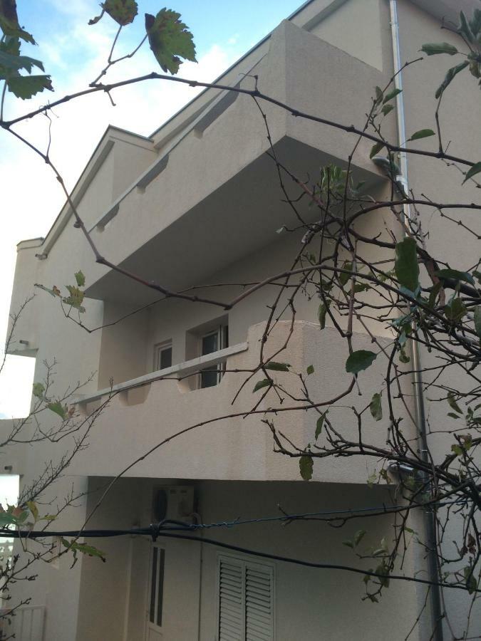 Apartmani Milka I Jozo Omis Ngoại thất bức ảnh